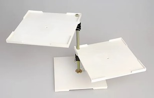 Столик подъемно-поворотный с 2-мя плоскостями - fgospostavki.ru - Ростов-на-Дону